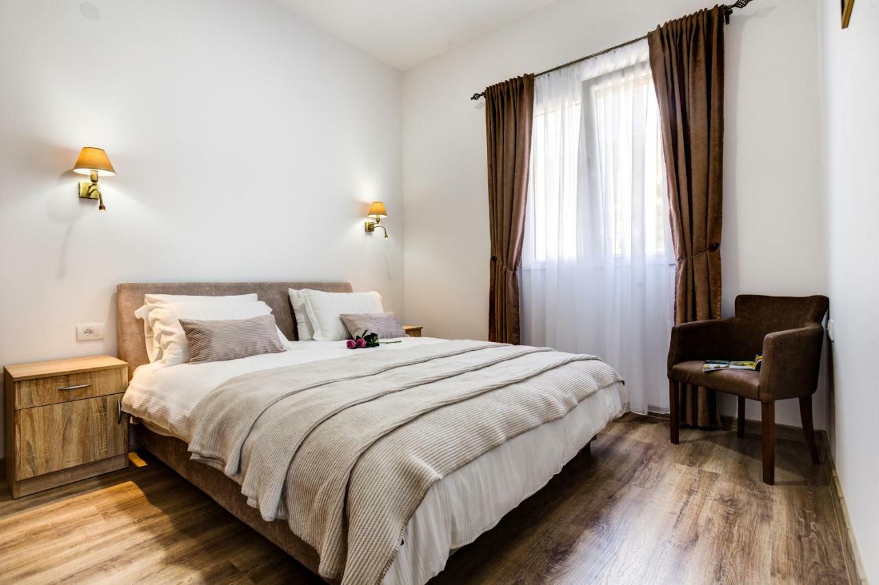 Sunny Nest Apartments Kotor Buitenkant foto